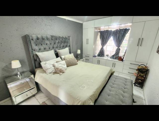 2 BEDROOM TOWNHOUSE FOR SALE IN BASSONIA